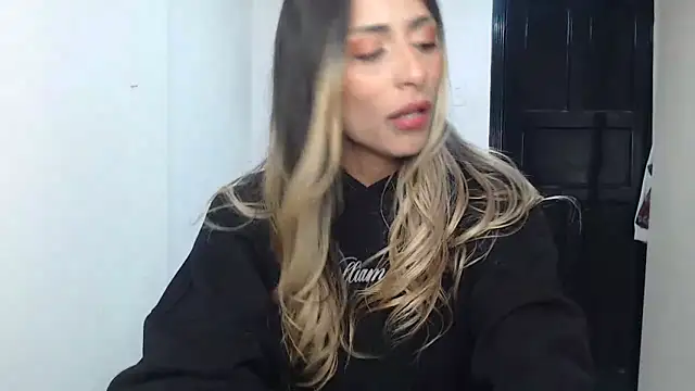 Liamiler01  online show from September 23, 12:36 pm