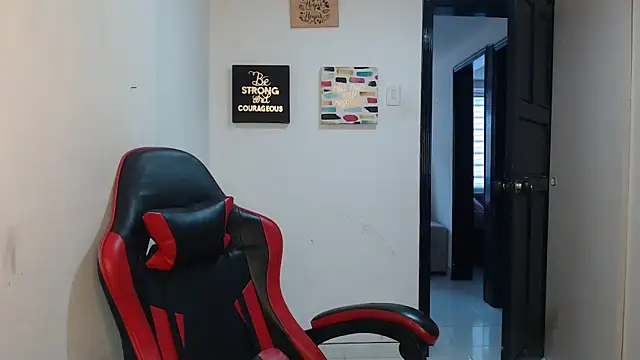 Liamiler01  online show from November 4, 12:21 pm