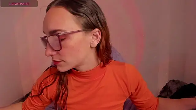 Snapshot of _lh_ chatting on September 30, 1:39 pm  lh  online show from September 30, 1:39 pm