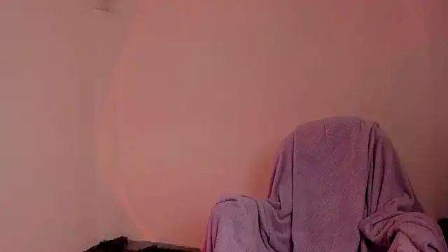 Snapshot of _lh_ chatting on October 10, 1:49 pm  lh  online show from October 10, 1:49 pm