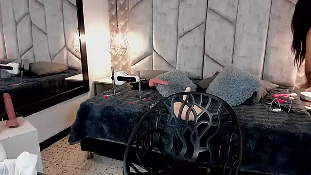 NiicolleMiller online show from October 11, 1:58 pm