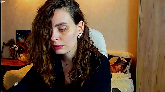 mia grantes online show from October 31, 6:12 pm