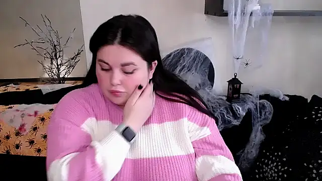 Emily Mo online show from October 31, 9:57 am