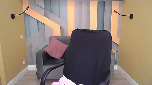 EllaLong online show from November 28, 12:30 pm