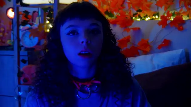 ElisabethDavis online show from October 17, 8:23 pm