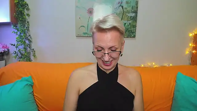 iamyourdream89 online show from December 22, 7:39 pm