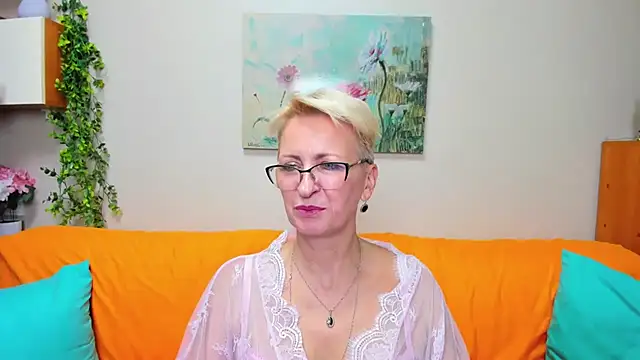 iamyourdream89 online show from November 19, 7:36 pm