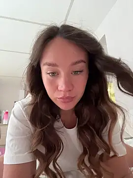 QuietNicole online show from February 17, 4:23 am