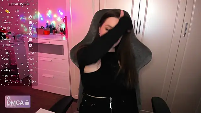 aliice cutie online show from November 9, 9:55 pm