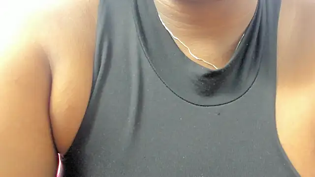 Snapshot of rihanna_abiodun chatting on October 21, 12:58 am rihanna abiodun online show from October 21, 12:58 am