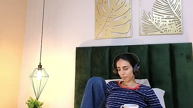 Snapshot of Nina_Cavaali chatting on October 22, 6:35 pm Nina Cavaali online show from October 22, 6:35 pm