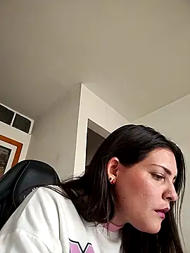 Mia Hampton online show from February 13, 9:27 pm