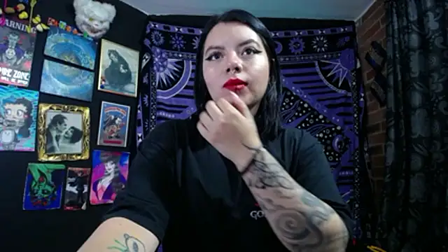 Yourmadame P online show from November 6, 12:27 am