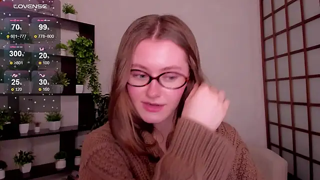 KateCuddle online show from December 17, 3:44 am