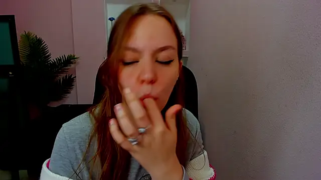 Persephoni online show from November 17, 1:23 pm