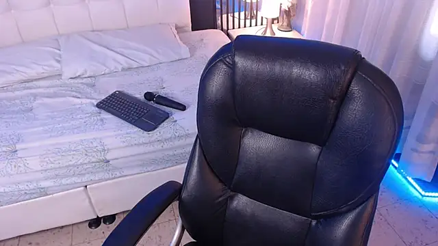 LiaVillalobos online show from January 16, 1:29 pm