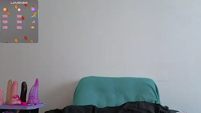 MaryHillx online show from October 4, 10:43 am