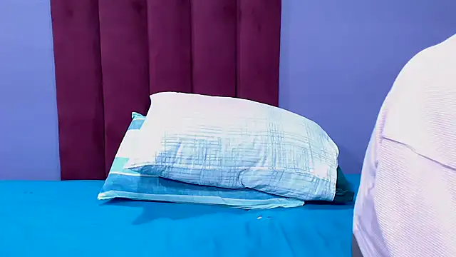 GiantTittts online show from November 5, 8:14 pm