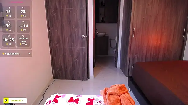 Snapshot of amyharlow_1 chatting on October 16, 12:41 pm amyharlow 1 online show from October 16, 12:41 pm