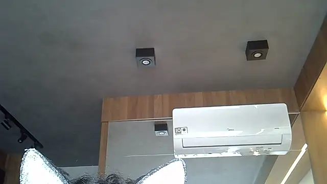 Skinny-Kitten online show from November 9, 1:40 pm