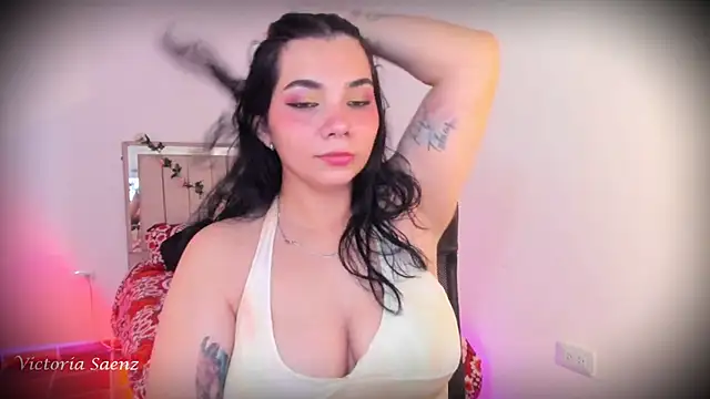 victoriaasaenz  online show from February 6, 12:47 am