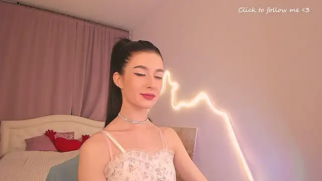 LauraCoy online show from January 11, 11:10 pm