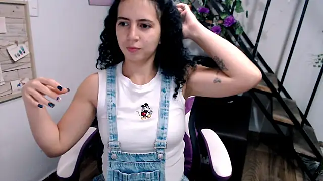 samantha baby  online show from February 5, 11:30 pm