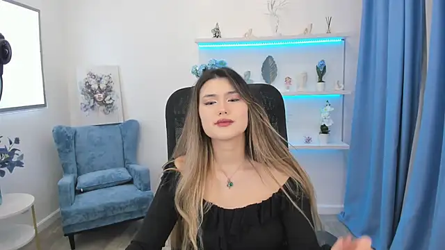 AnneTLi online show from October 5, 7:19 pm