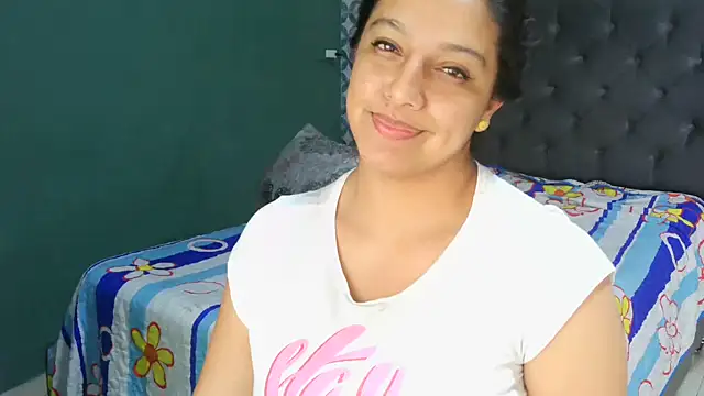 almaswan1 online show from October 1, 6:57 pm