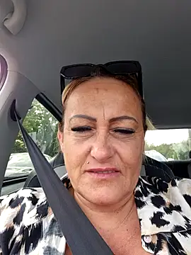 Isabellaa04 online show from September 24, 7:07 am