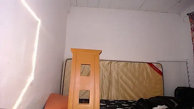 yselahot online show from October 16, 6:21 pm