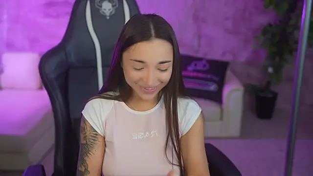 Jasmine Flow online show from October 25, 7:38 am