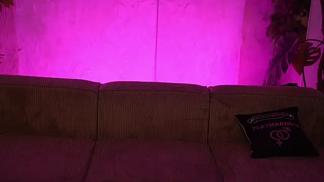 Jasmine Flow online show from December 18, 8:52 am