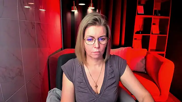 Annie Light online show from February 6, 6:28 am