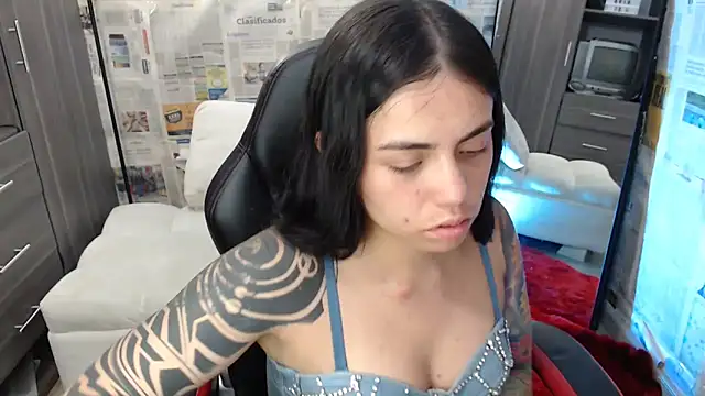 i am nina  online show from October 25, 2:08 am