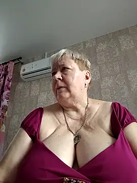 EffectFiona online show from November 9, 4:19 am