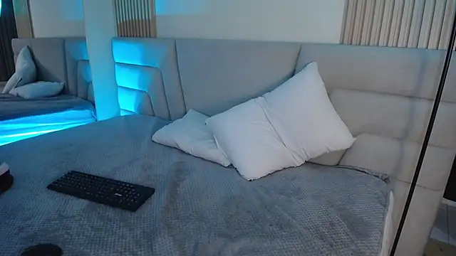 Miss Loise online show from December 5, 3:50 am