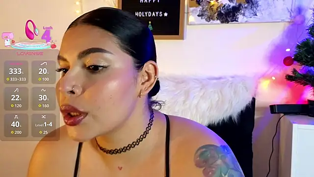 GigiiStone online show from November 24, 9:28 pm