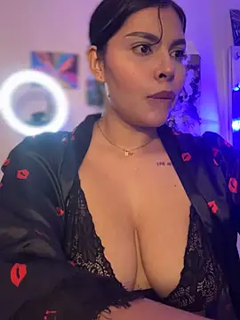 GigiiStone online show from October 23, 11:11 pm