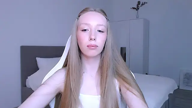 Luna insniity online show from November 7, 8:03 pm