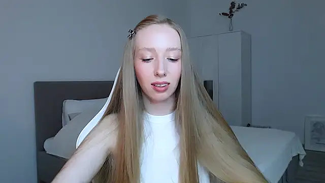 Snapshot of Luna_insniity chatting on October 23, 8:37 pm Luna insniity online show from October 23, 8:37 pm
