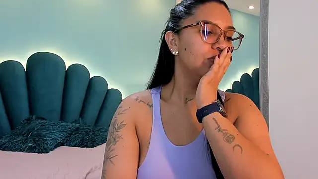 sharlott18 online show from November 30, 1:15 pm