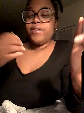 SweetHoneyBunz online show from November 28, 2:03 am