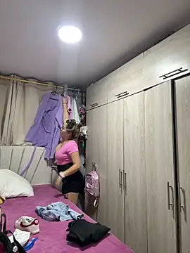 Danielavegax online show from October 31, 2:13 am