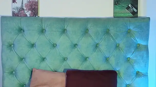 Paola Lyon  online show from September 25, 7:01 pm