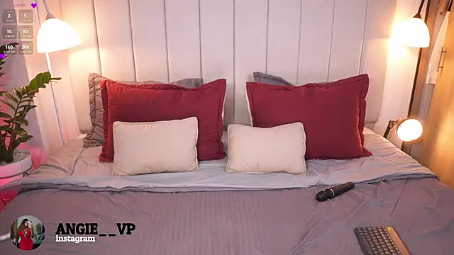 nicoletth18 online show from October 12, 1:13 pm