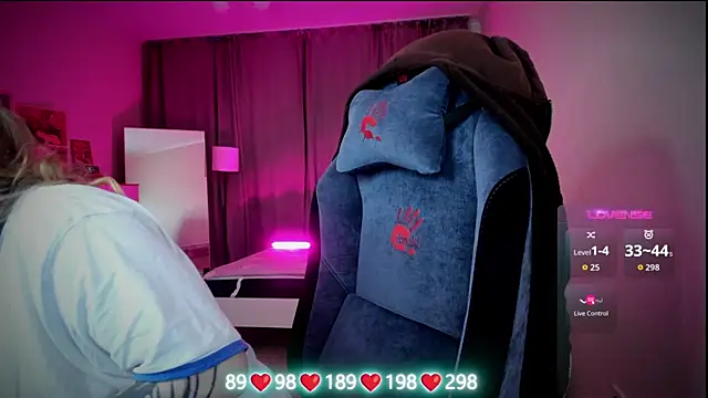 Olivia Munk online show from November 25, 4:36 am