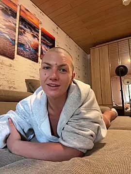 PaulinaSchubert1 online show from September 30, 1:17 pm