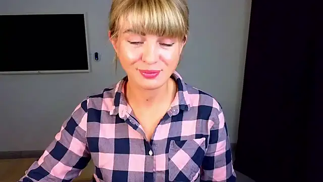  comefeelme  online show from October 8, 5:50 pm