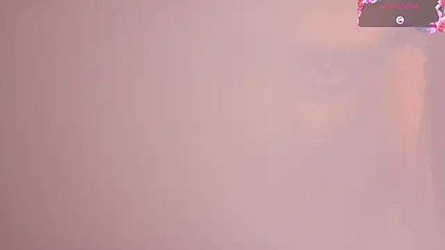 smiling  girl2 online show from November 6, 7:42 pm